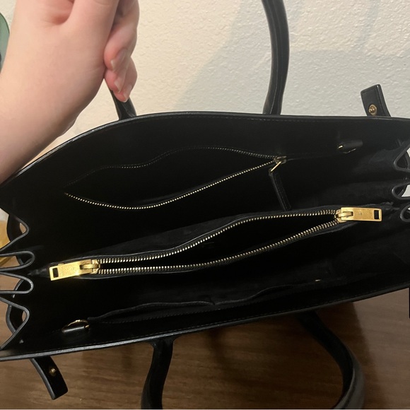 Saint Laurent Sac De Jour Small Black with Gold Hardware - Picture 10 of 16